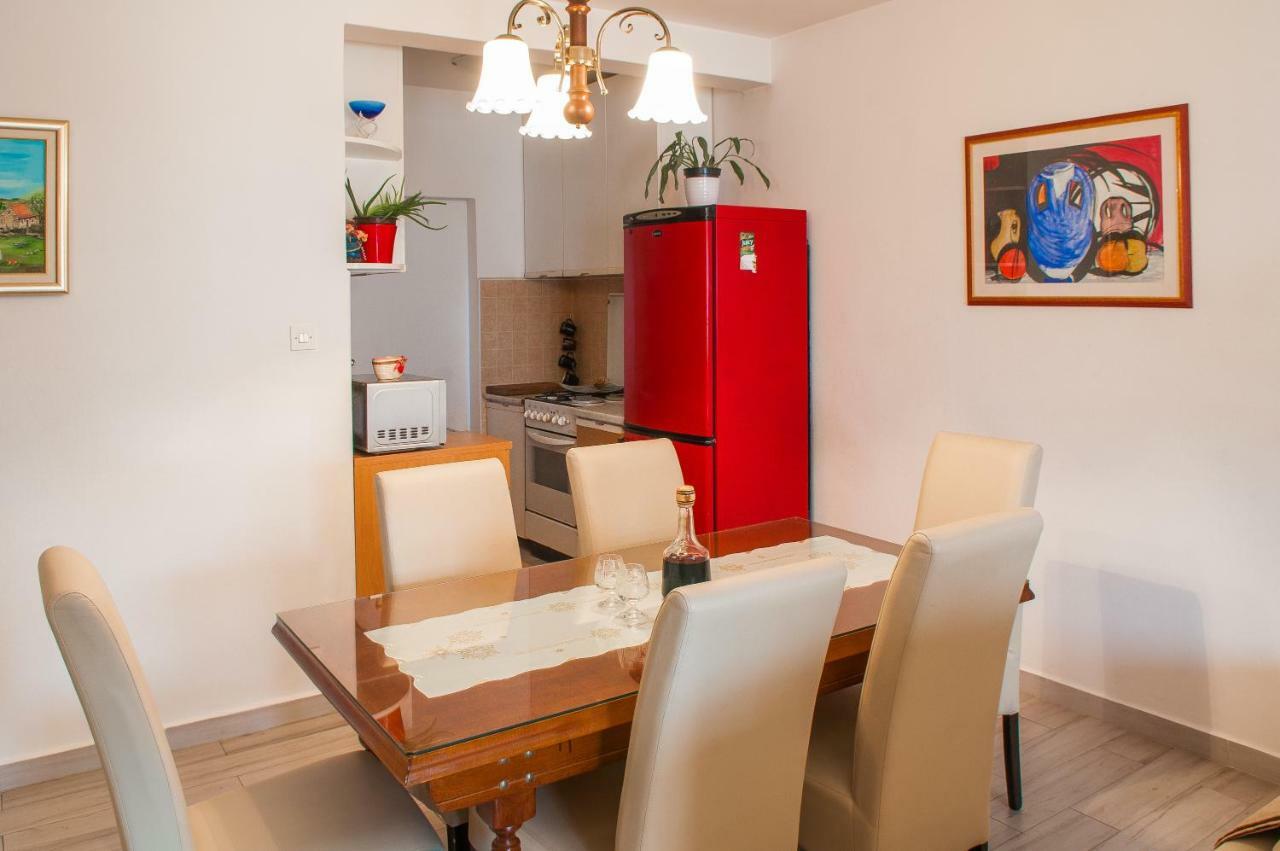 Mira Apartament *